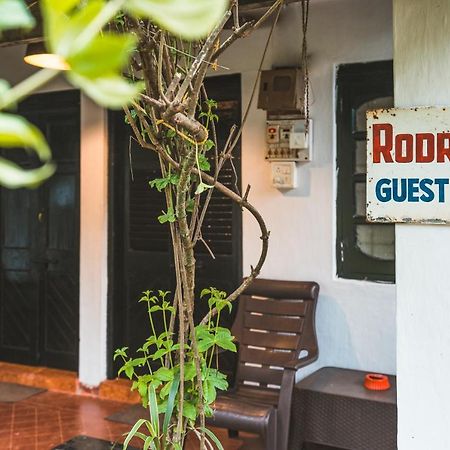 Rodrigues Guest House Калангут Екстер'єр фото